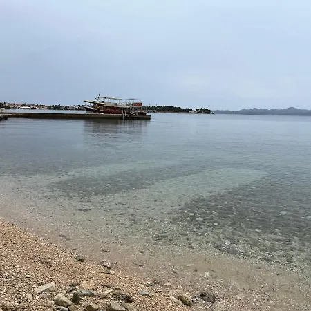 Sunny Val 1 * 돈제페트레케인