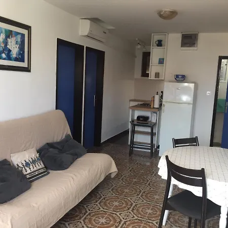 Sunny Val 1 Apartment *