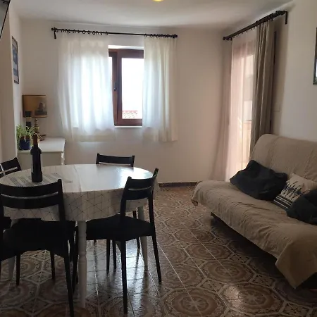 Sunny Val 1 Apartment *