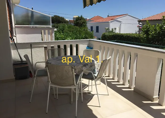 Sunny Val 1 * Petrcane